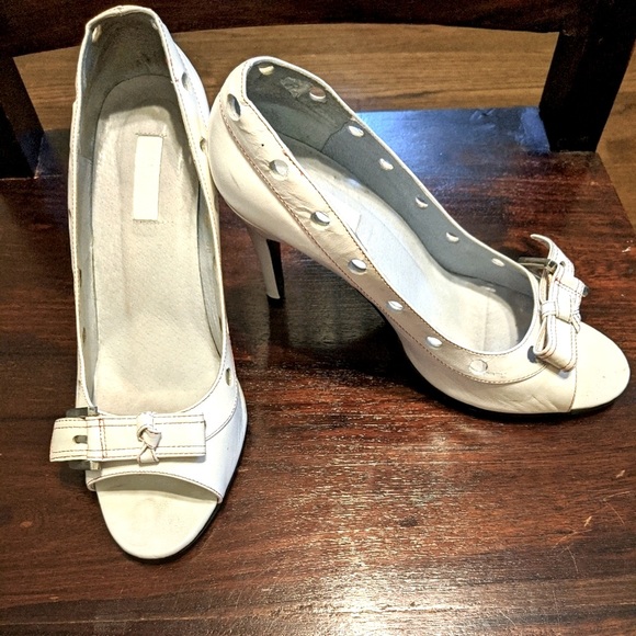 Vintage N.Y.L.A Leather Heels - Picture 2 of 10